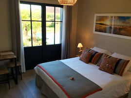 Habitación estándar doble | Mobiliario individual, cortinas opacas, sistema de insonorización