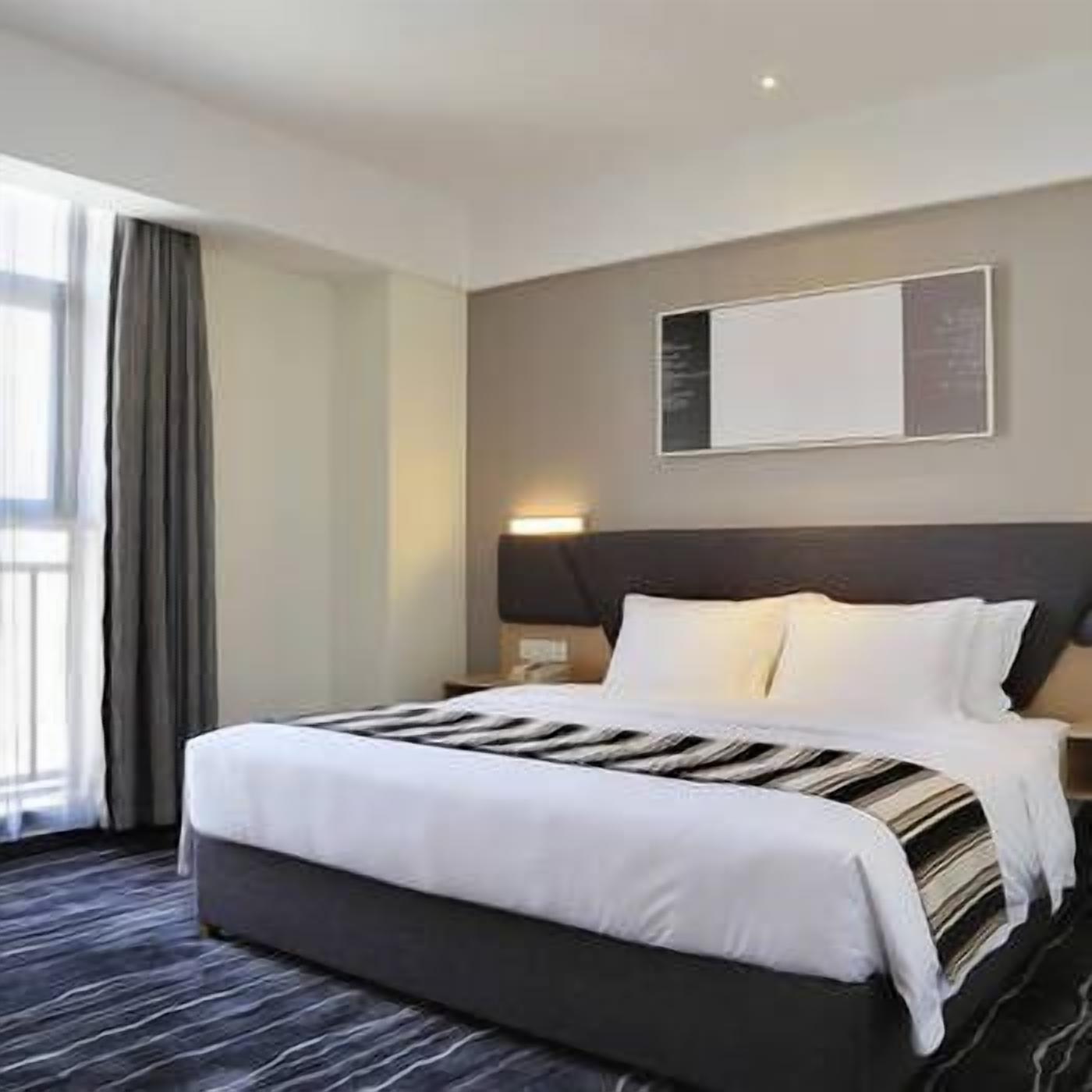 Laptop workspace, free WiFi