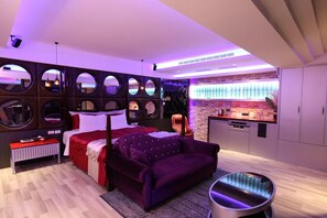 Premium bedding, free minibar, individually decorated - Yosemite Motel - Taiyuan Branch (Taichung)