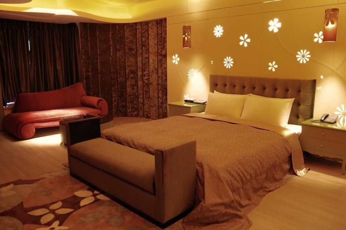 Deluxe-Doppelzimmer, 1 King-Bett | Hochwertige Bettwaren, kostenlose Minibar, Schreibtisch
