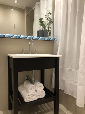Family Apartment, Multiple Beds | Bathroom sink - Casa San Telmo Apartment (Buenos Aires)