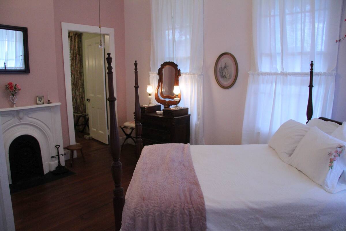 經典客房, 私人浴室 (The Pink Stateroom) | 3 間臥室、埃及棉床單、高級寢具、記憶床墊