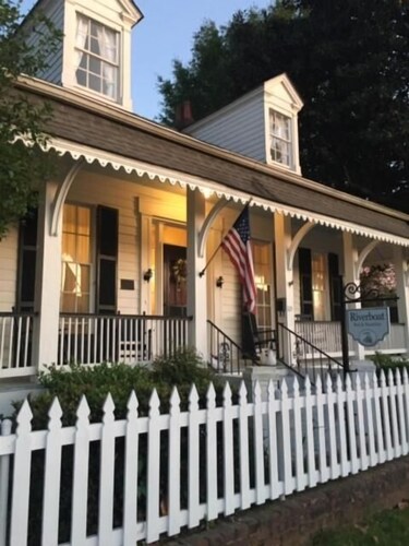 Riverboat Bed & Breakfast