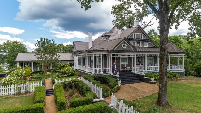 Hogan House at Rose Hill B&B: 2022 Room Prices, Deals ...