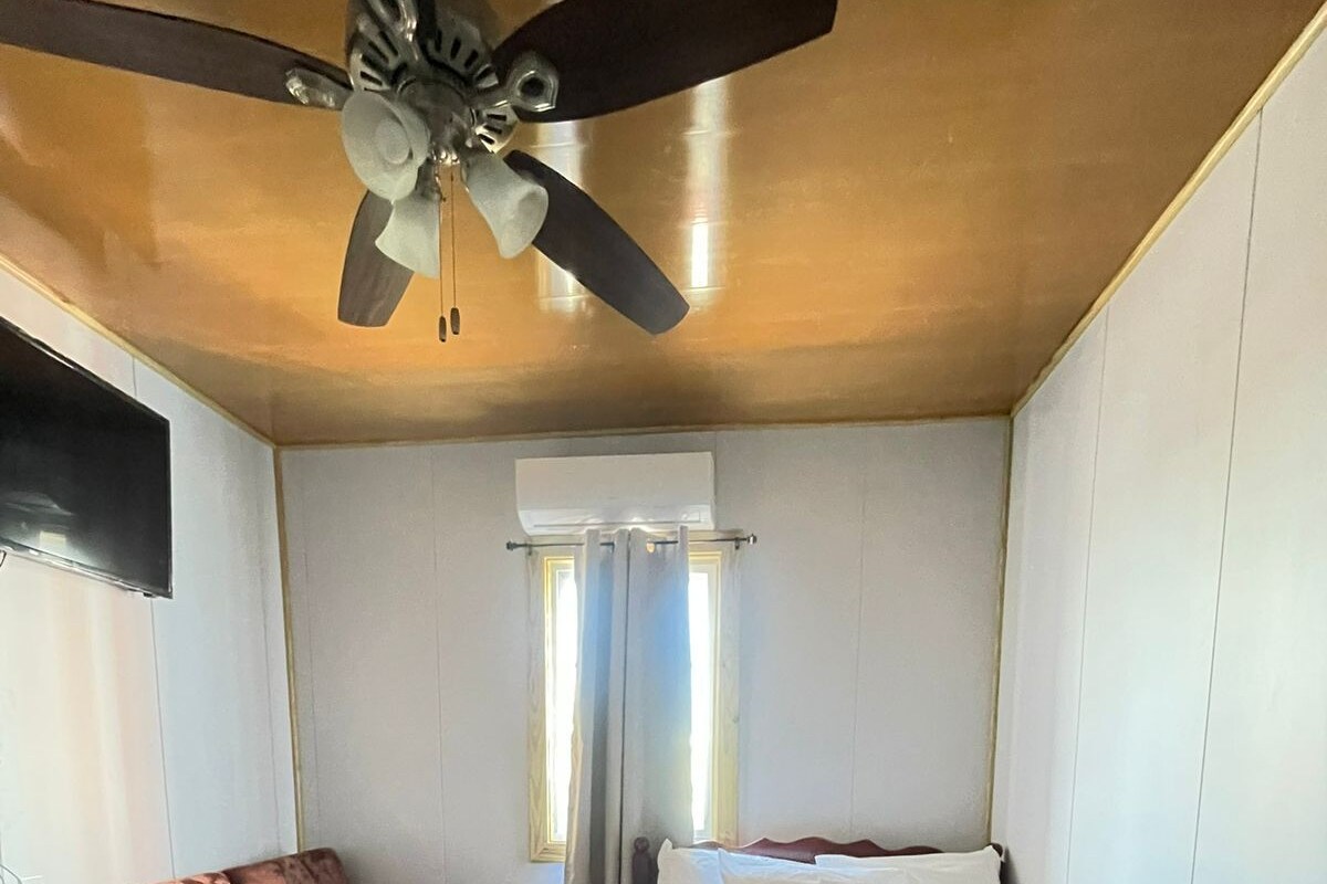 Classic Apartment, Balcony, Lagoon View | Blackout drapes, WiFi, bed sheets