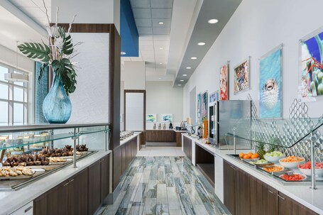 Homewood Suites by Hilton Myrtle Beach Oceanfront - Image 12