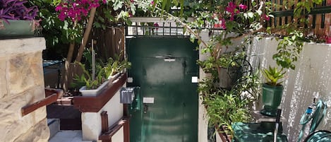 Entrée de l’hébergement