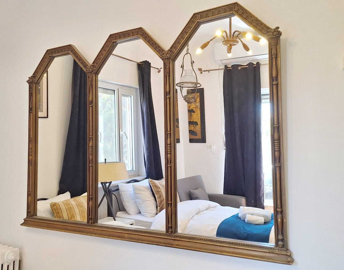 Caja de seguridad en la habitación y escritorio 