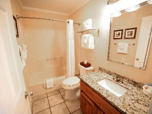 Room, Private Bathroom (1 Bedroom Standard) | Bathroom | Combined shower/bathtub, jetted bath, towels - Wyndham Flagstaff Resort (Flagstaff)