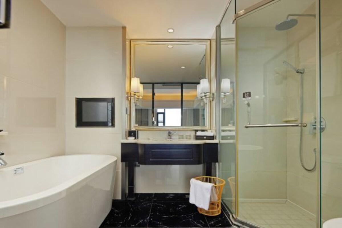 Bathroom | Bathtub