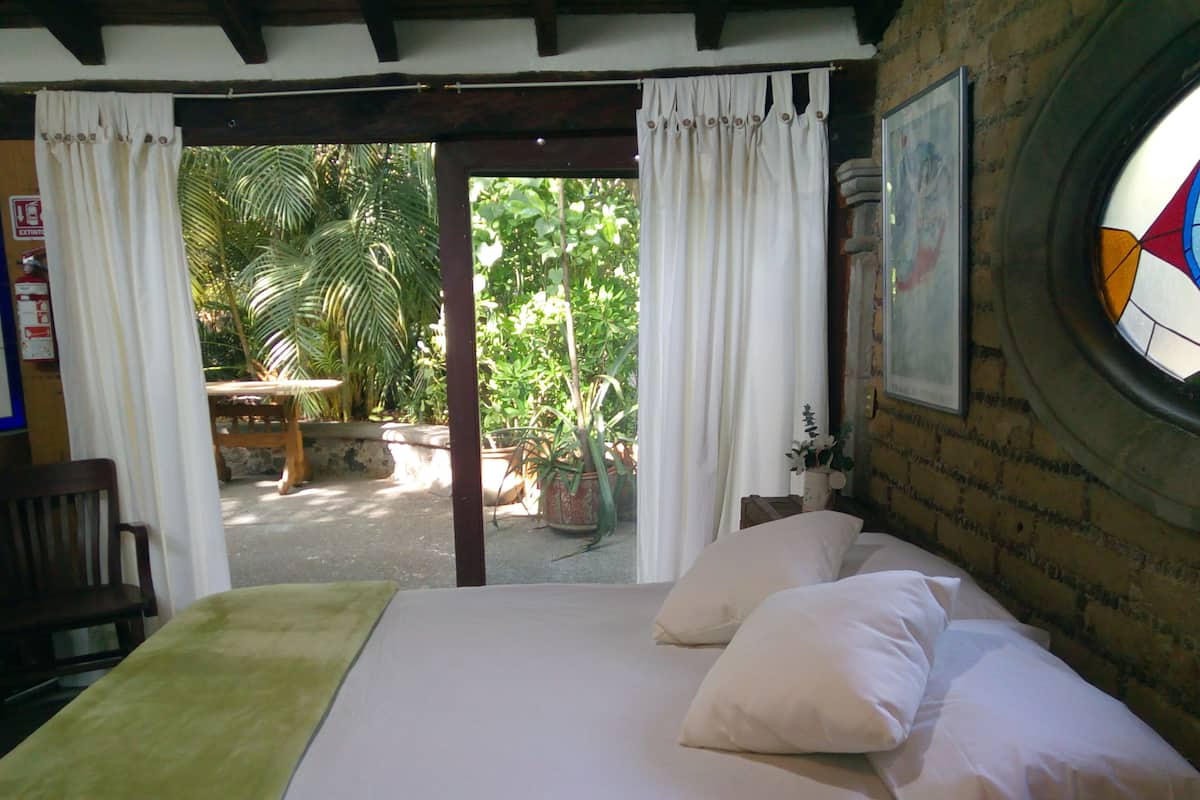 Bungalow, 1 Bedroom | Meja, seterika/papan seterika, Wi-fi percuma, cadar katil