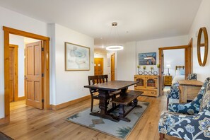 Condo, 3 Bedrooms | Dining