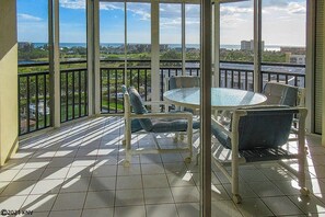 Condo, 2 Bedrooms | Balkoni