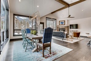 Townhome, 3 Bedrooms | Dining