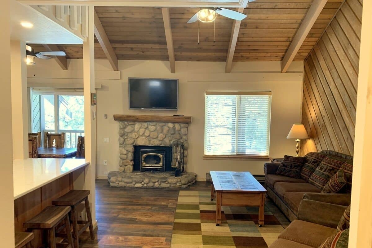 Condo, 2 Bedrooms | Living area