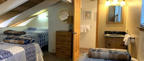 Condo, 2 Bedrooms