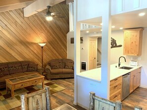Condo, 2 Bedrooms | Private kitchen | Microwave - 1 Bedroom Standard Condos (Mammoth Lakes)