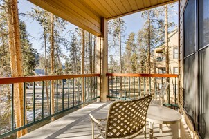 Condo, 3 Bedrooms | Property grounds