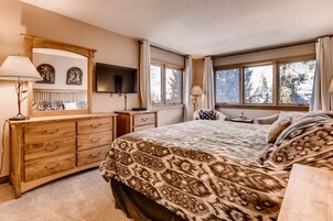 Condo, 3 Bedrooms | 3 bedrooms, free WiFi, bed sheets