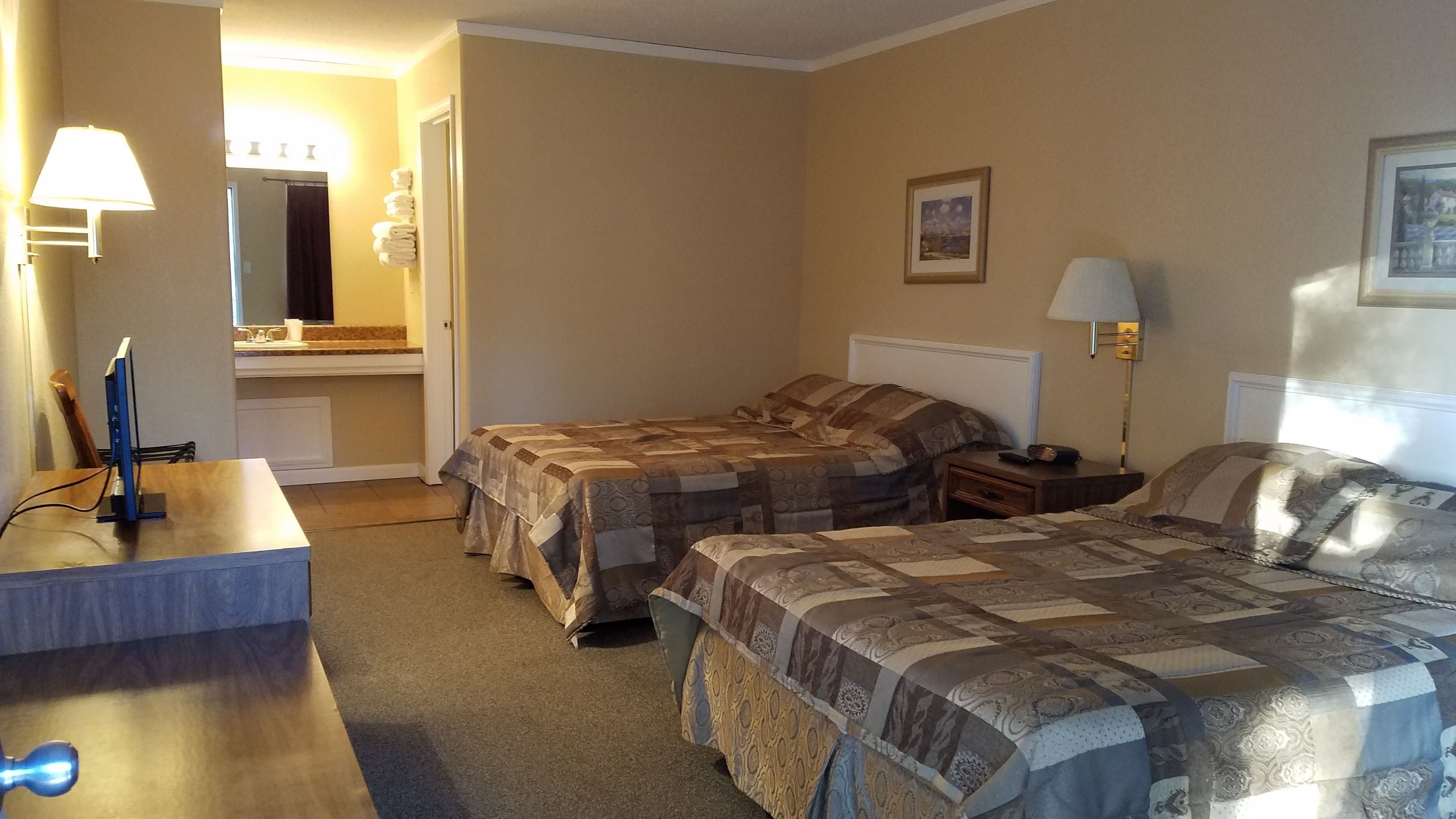 Ropa de cama de alta calidad, escritorio, wifi gratis y ropa de cama 