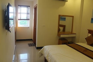 Minibar, desk, free WiFi