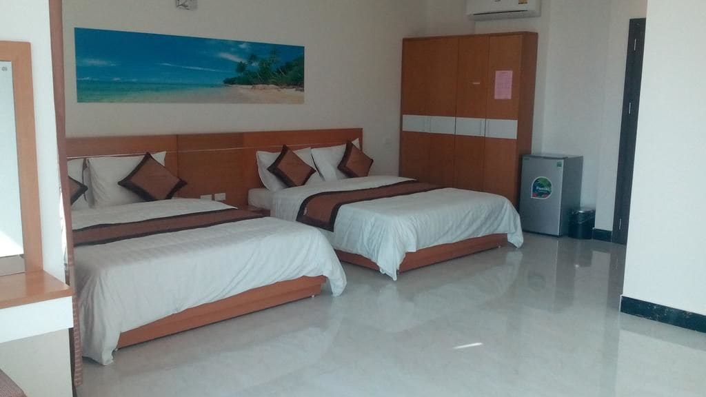 Minibar, desk, free WiFi