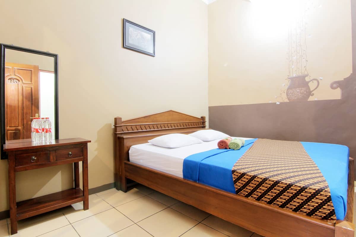 Habitación doble estándar | Escritorio, espacio para trabajar con laptop, camas extra y wifi gratis
