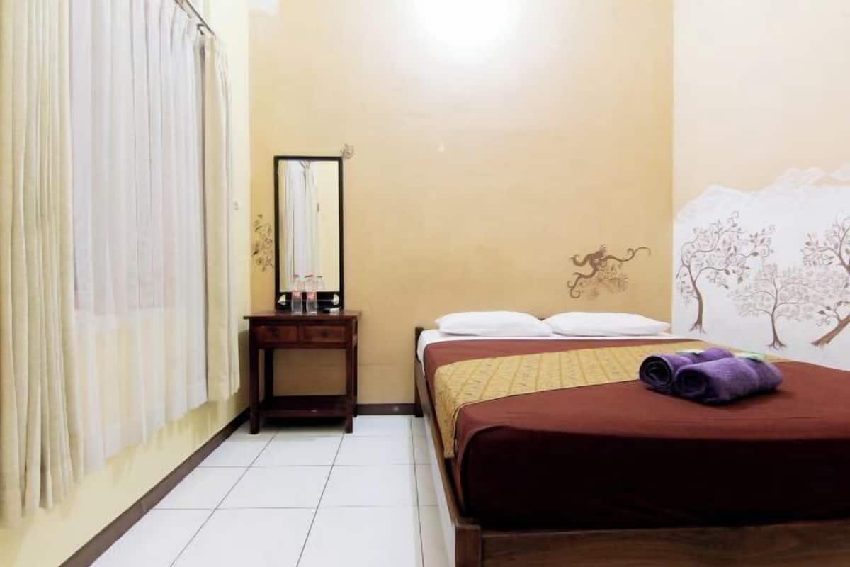 Escritorio, espacio para trabajar con laptop, camas extra y wifi gratis
