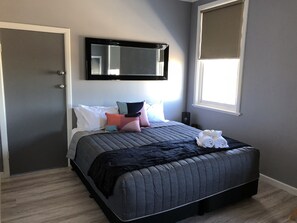Room - The Mark Studios (Lambton)