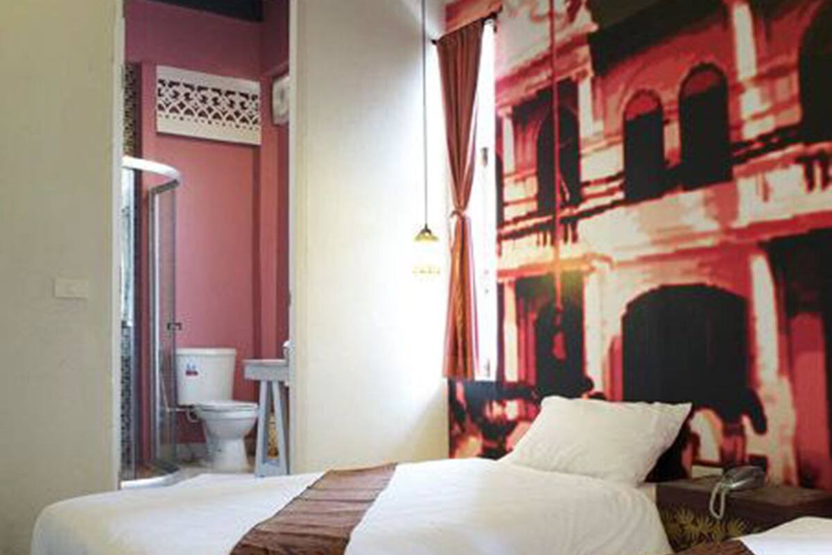 Standard Twin Room | In-room safe, blackout drapes, WiFi (free)