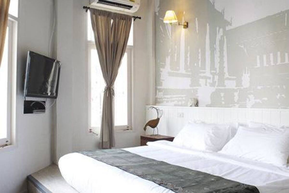 Standard Double Room | In-room safe, blackout drapes, WiFi (free)