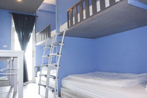 Family Room (Bunk Bed) | Zimmersafe, Verdunkelungsvorhänge, kostenloses WLAN