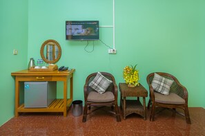 Room amenity - Thit Sar Shin Guest House (Sagaing)