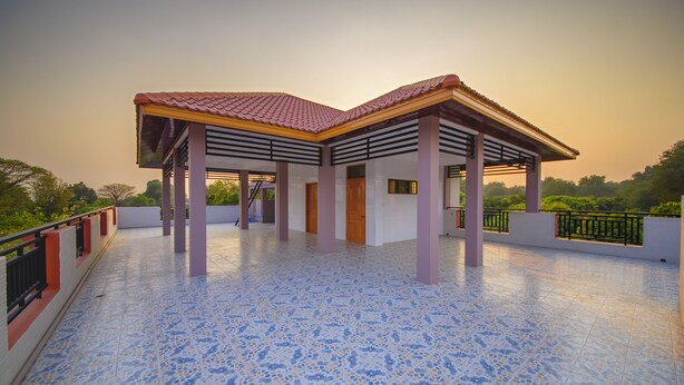 Terrace/patio - Thit Sar Shin Guest House (Sagaing)
