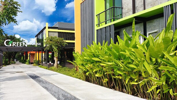 Property grounds - Green House Neo-Resotel - Hostel (Nakhon Si Thammarat)