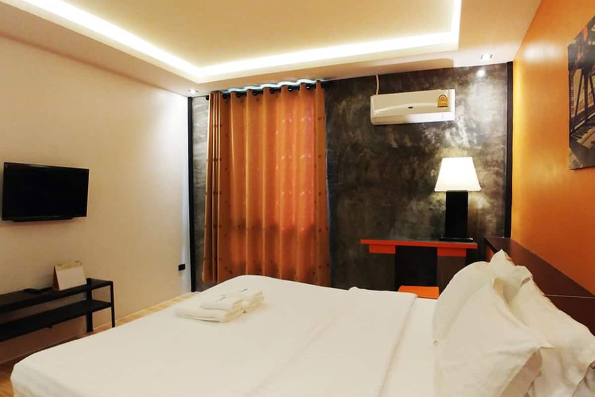Standard Room with Private Bathroom | Free WiFi