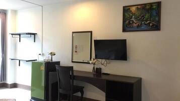 Desk, blackout curtains, rollaway beds, free WiFi