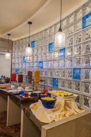Buffet - Valley View Beacon Resort (Mahabaleshwar)