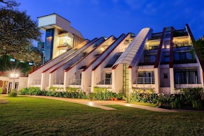 Front of property - evening/night - Valley View Beacon Resort (Mahabaleshwar)