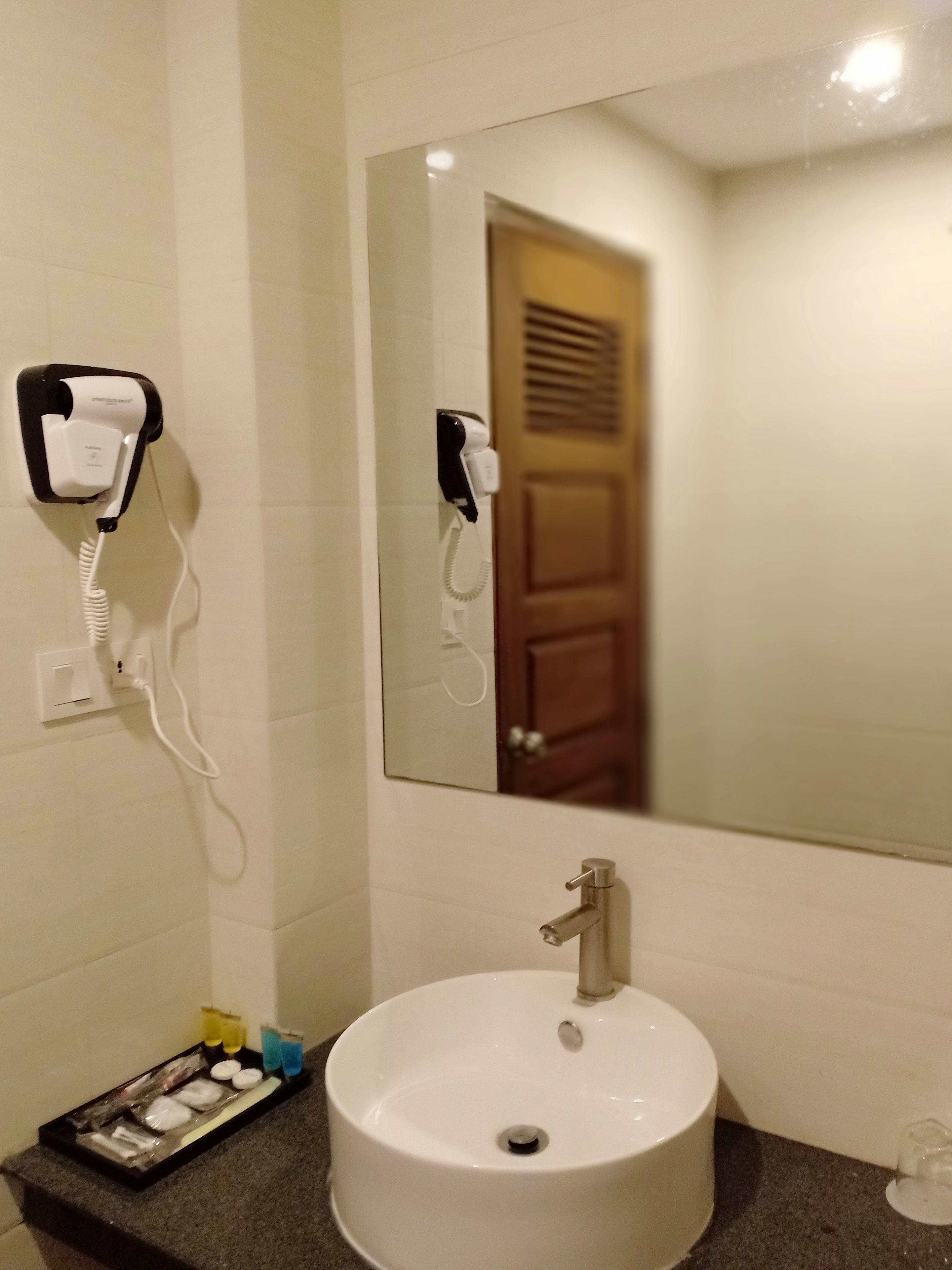 minibar, in-room safe, iron/ironing board, free wifi