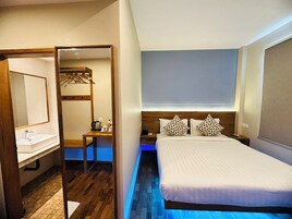 Premier Double Room, 1 Bedroom | Minibar, in-room safe, iron/ironing board, free WiFi