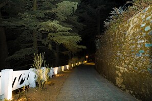 Free self parking - Bhikampur Lodge By Howard (Nainital)