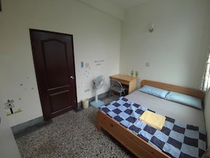 Quarto casal | Wi-Fi de cortesia, roupa de cama