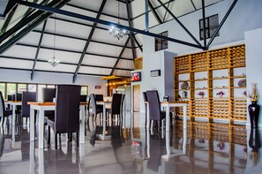Breakfast, lunch and dinner served - Mount Shekinah Country Hotel (Balgowan)