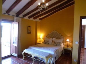 Double Room | Premium bedding, down duvets, desk, blackout curtains