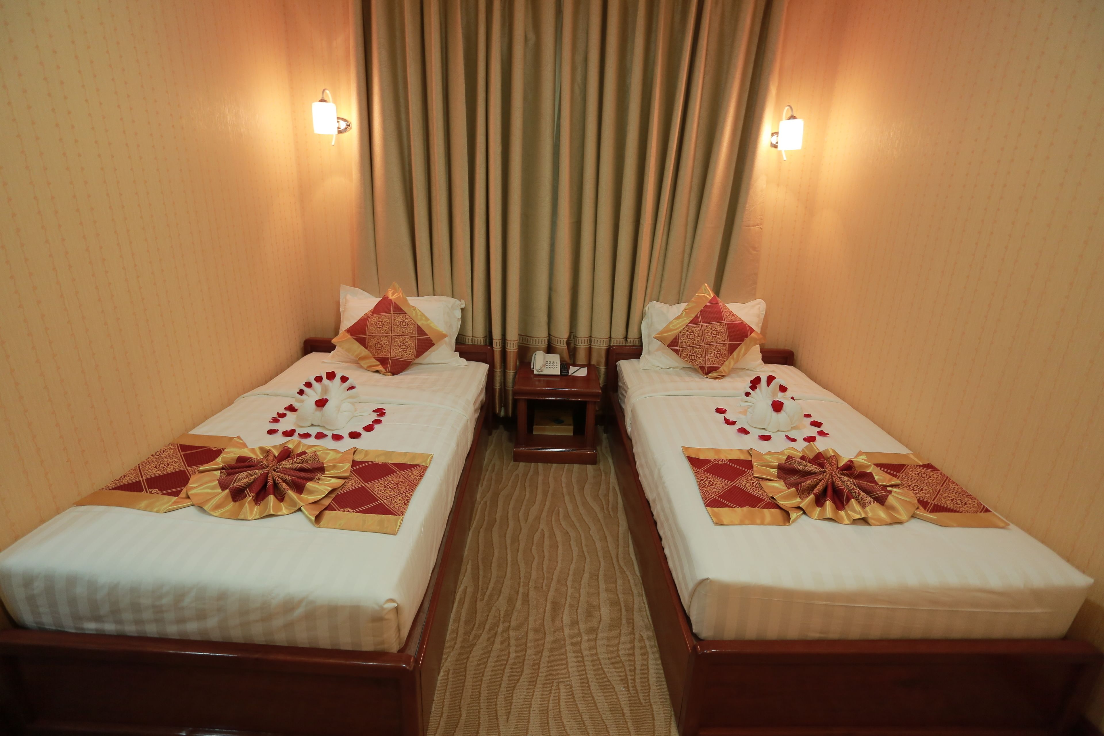 standard room | minibar, in-room safe, desk, soundproofing