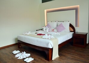 Chambre supérieure | Minibar, bureau, rideaux d’obscurcissement, accès au Wi-Fi (inclus)