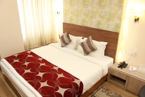 Exterior - Hotel SJ International (Guwahati)