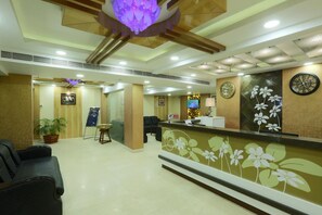 Lobby - Hotel SJ International (Guwahati)