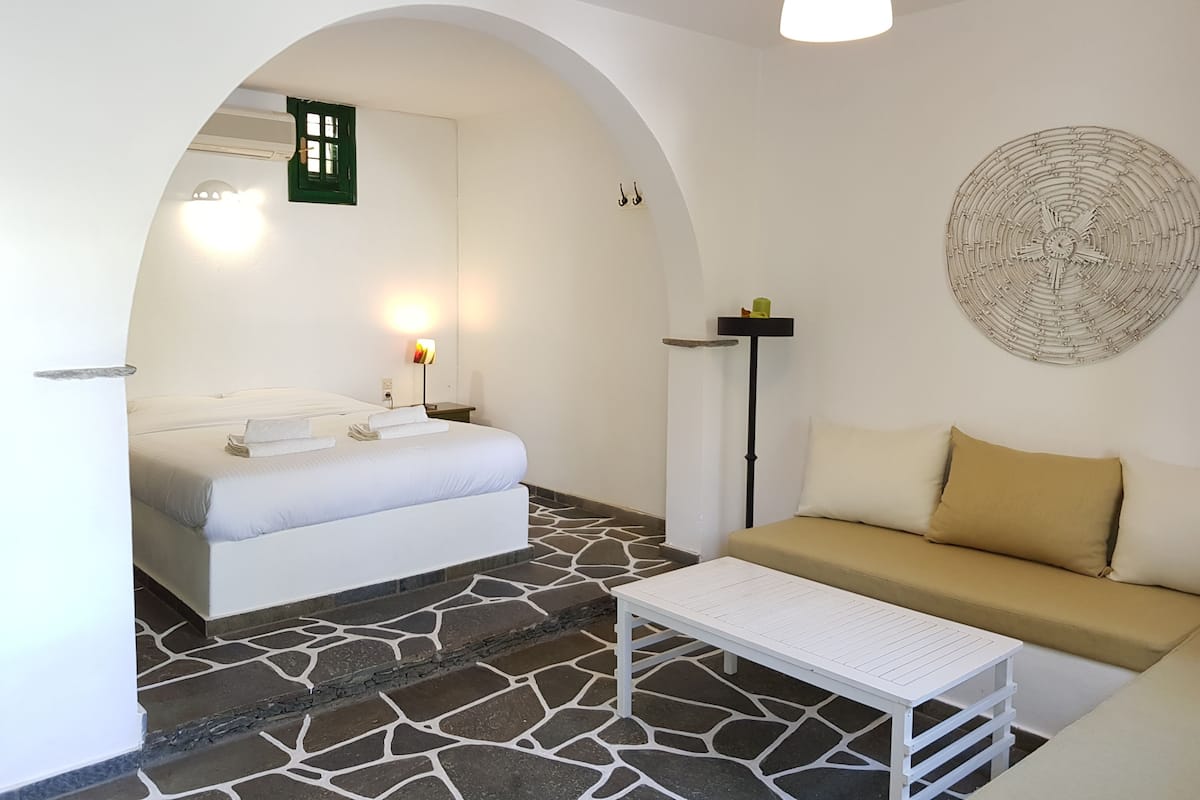 Apartamento, 2 habitaciones | 1 dormitorio, ropa de cama de alta calidad, minibar